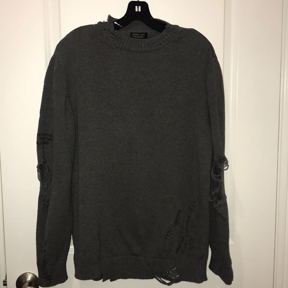 Zara Gray Ripped sweater, Sz XL.